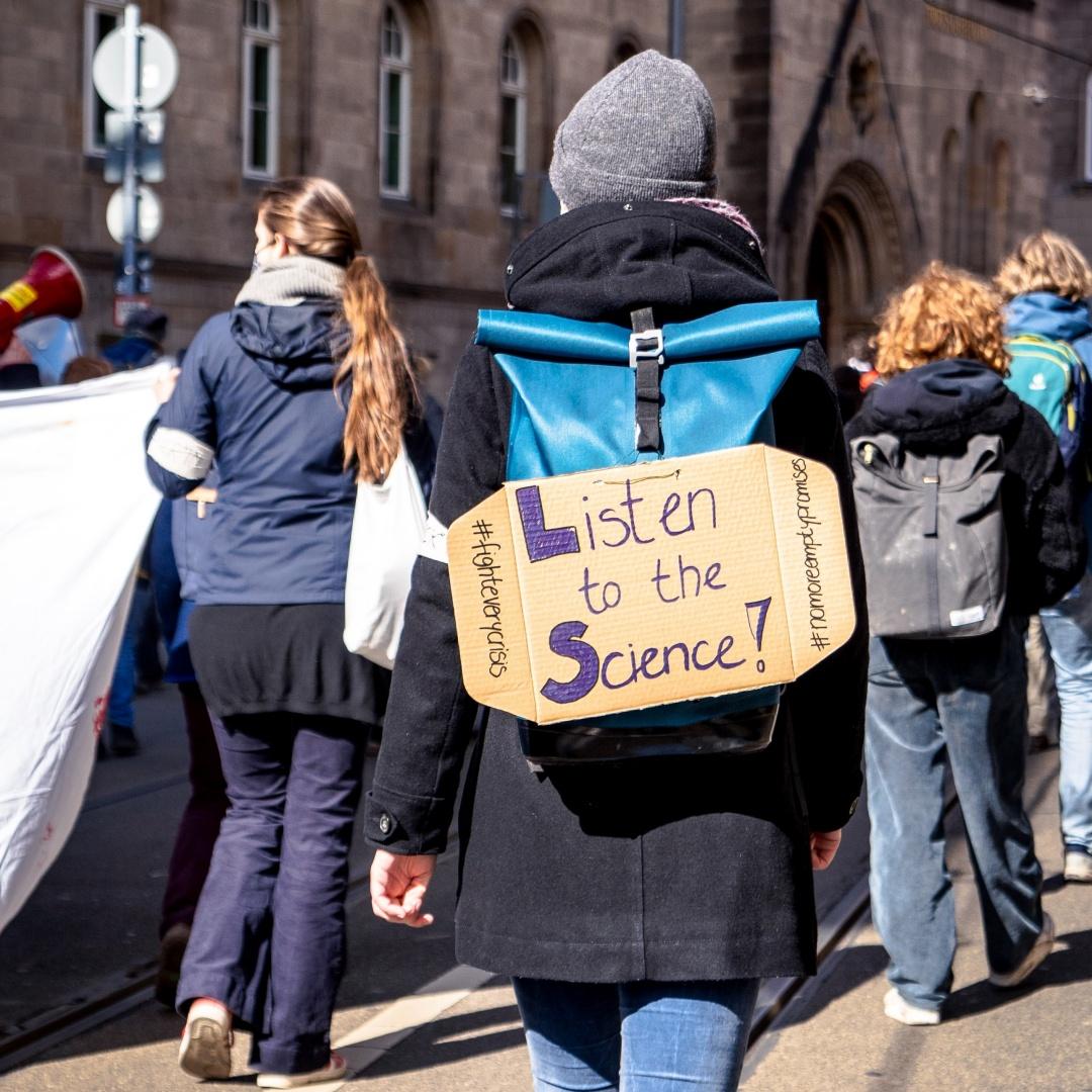 Greta Thunberg na jednym z protestów klimatycznych