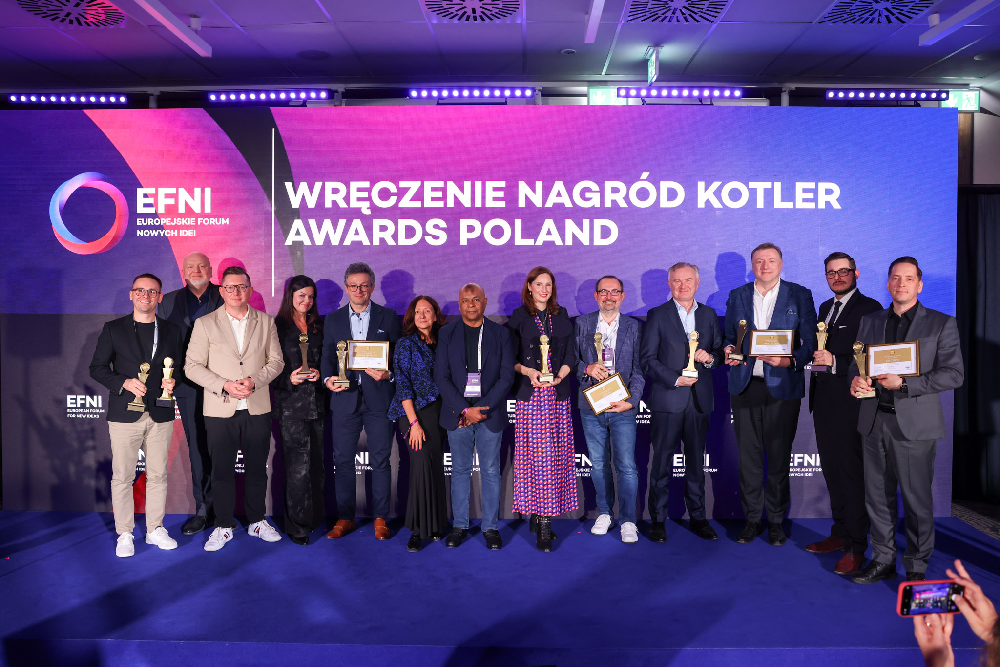 Zdjęcie grupowe laureatów nagrody Kotlera