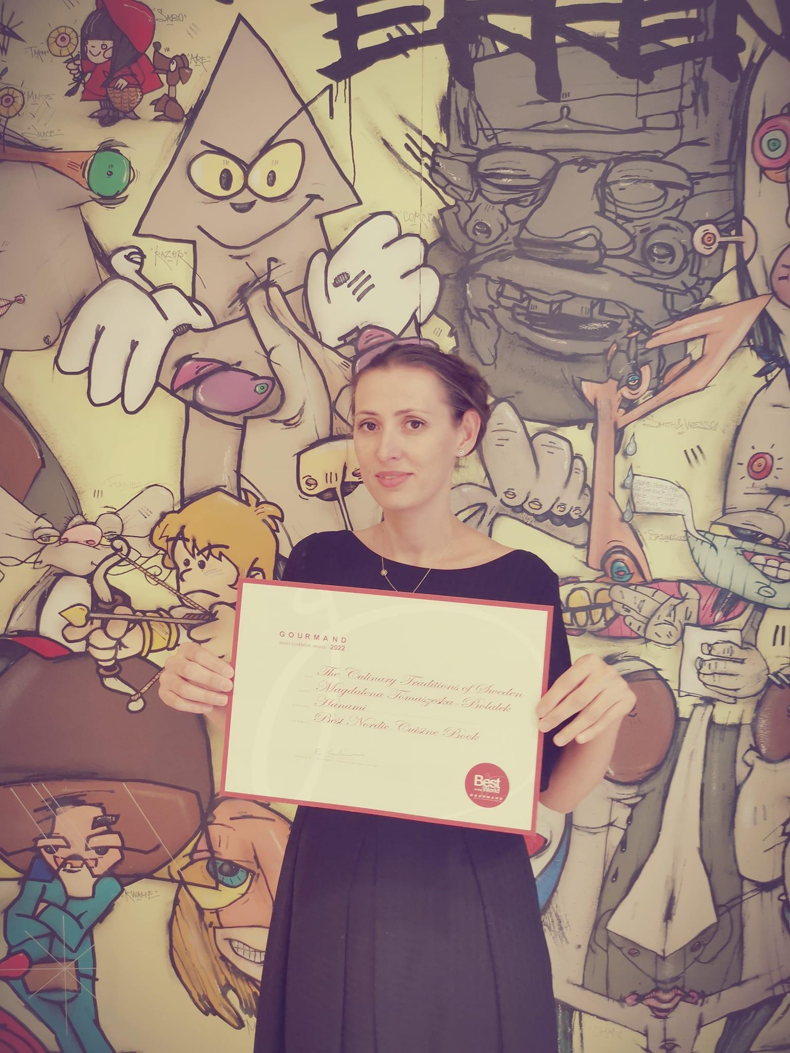 Dr Magdalena Tomaszewska-Bolałek z dyplomem Gourmand World Cookbook Awards 2022